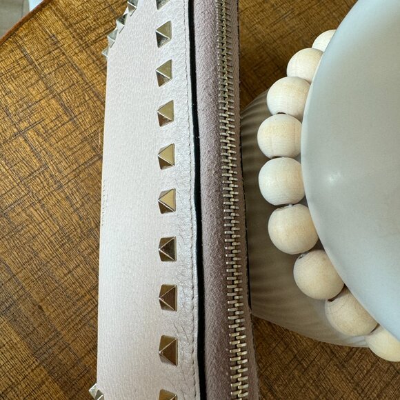 Valentino Garavani Leather Studded Wallet Beige - Picture 4 of 11